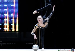 aa f karika polina ukr ph simone ferraro sfa09287 copia